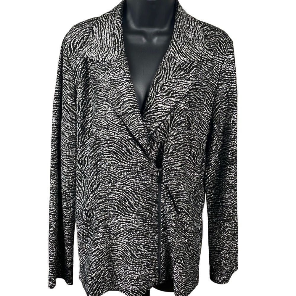 Chico's black and silver metallic tiger print asymmetrical zip front jacket sz 1